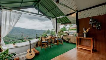 Chambre Double Standard, vue montagne | Coin séjour
