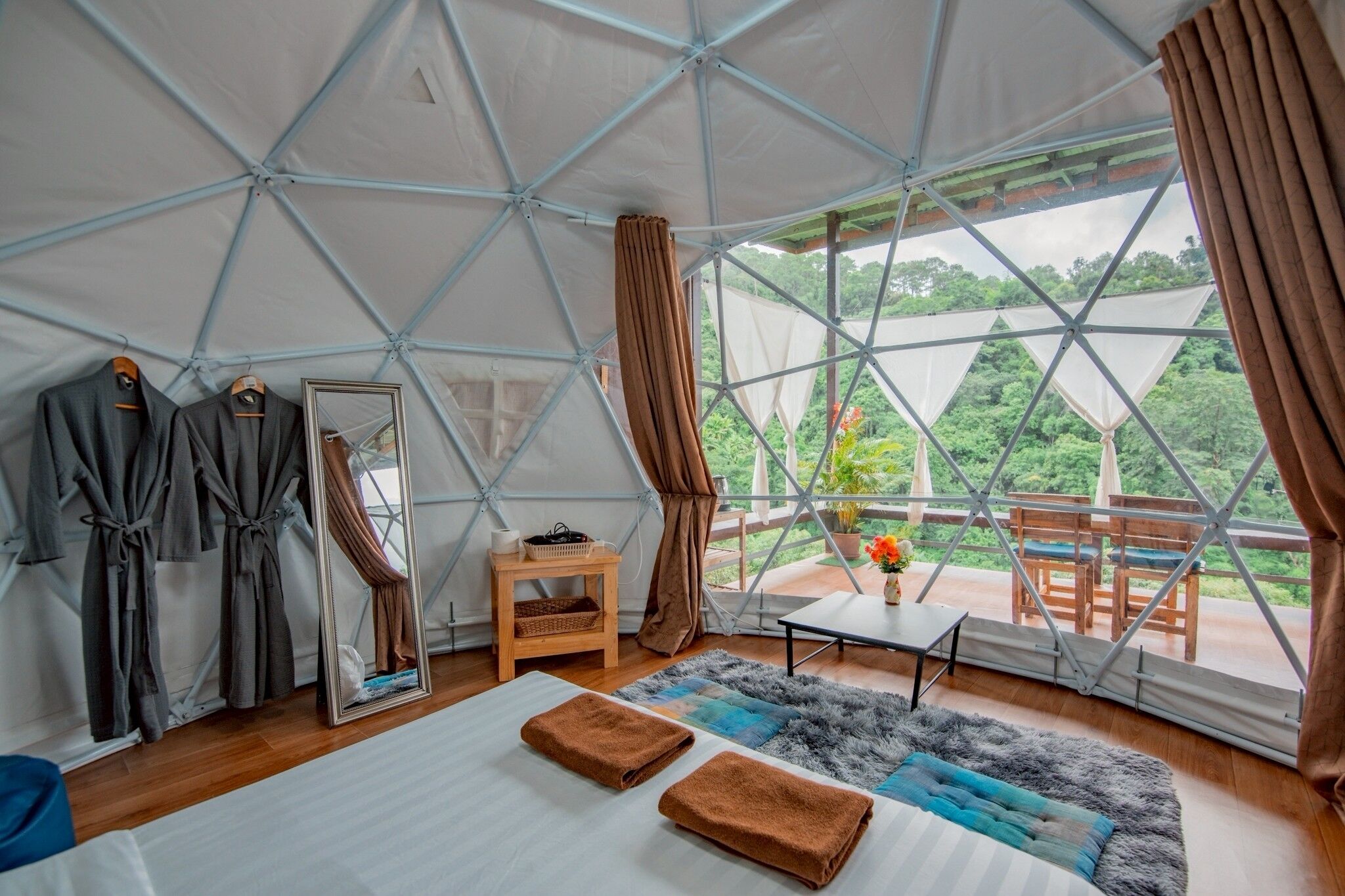 Deluxe Room | Bed sheets