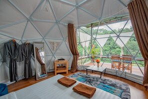Basic Room | Bed sheets
