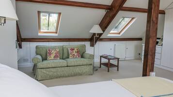 1 bedroom, individually decorated, individually furnished, free WiFi