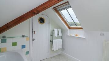 Cottage | Bathroom | Shower