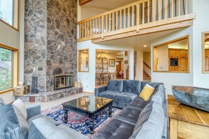 Smart TV, fireplace, foosball, table tennis