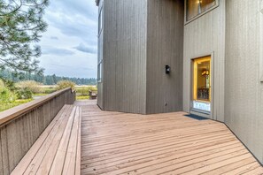 Terrace/patio - GM265: Great Meadow & Lake View (Black Butte Ranch)