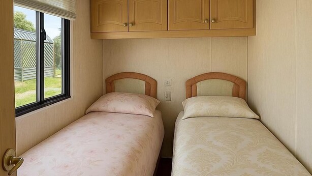 2 bedrooms, iron/ironing board, WiFi (free), bed sheets - 6guests,2bedrooms,sofabed,fastwifi,freeparking (Colchester)