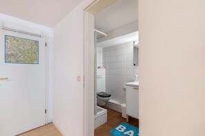 Een douche, handdoeken