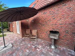 Terrace/patio - Huus an't Zingel - Holiday home in Krummhörn-Rysum (Krummhörn)