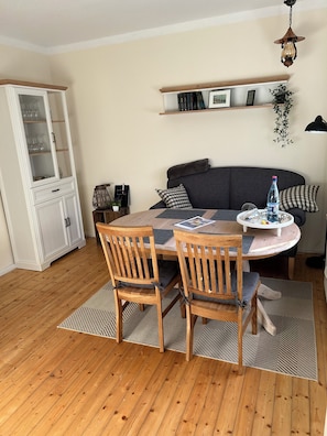 Dining - Huus an't Zingel - Holiday home in Krummhörn-Rysum (Krummhörn)