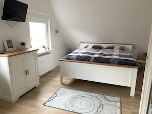 3 bedrooms, iron/ironing board, internet, bed sheets - Huus an't Zingel - Holiday home in Krummhörn-Rysum (Krummhörn)