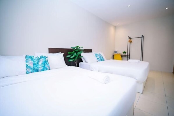 Room - Swing & Pillows @ KL Kuchai Lama (Kuala Lumpur)