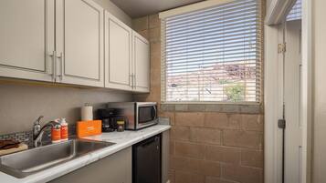 Fridge, microwave, coffee/tea maker, toaster