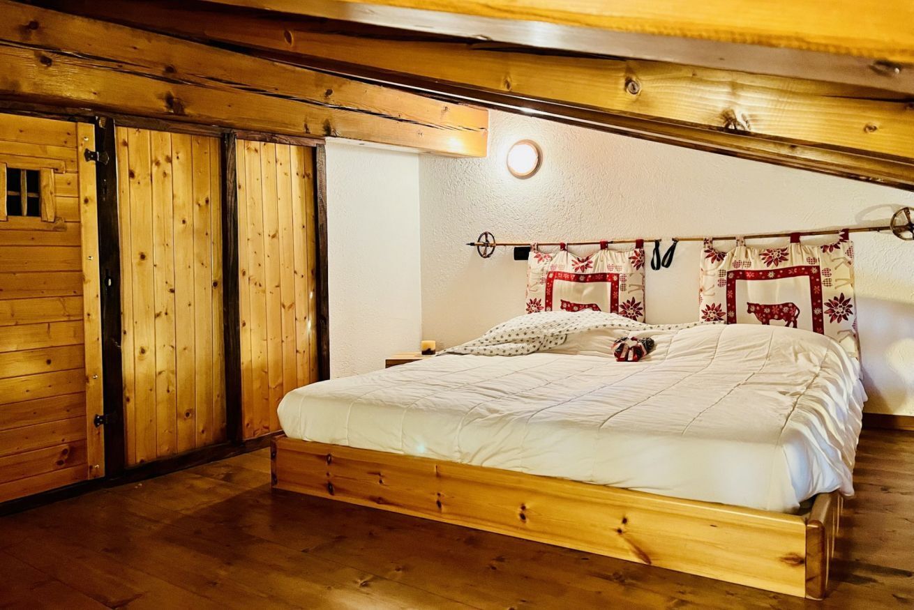 2 bedrooms, iron/ironing board