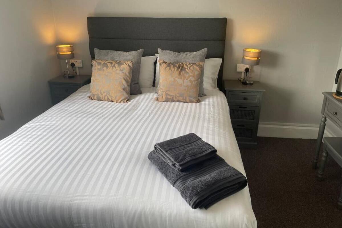 Standard Double Room | WiFi (free)
