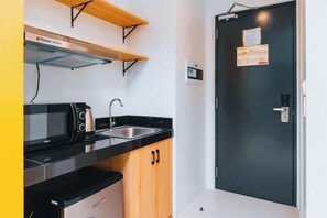 Room - The City Flats Circuit Makati (Makati)