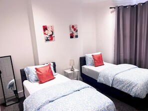 4 Schlafzimmer, Bügeleisen/Bügelbrett, kostenloses WLAN, Bettwäsche