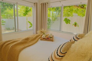 House, Patio | Iron/ironing board, free WiFi - Prime Location Home - BBQ & Free Parking (Miami)