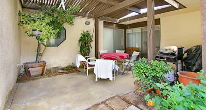 Sunny Azusa Hideaway Near APU Trails Easy LA Access