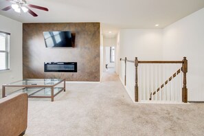 Interior - Bright & Airy 3BR Home Near OakBend Med Center - Perfect for Families & Nurses (Rosenberg)