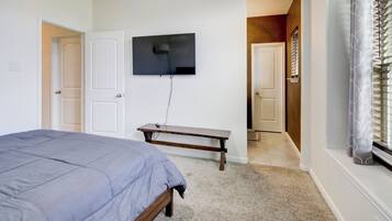 3 bedrooms, iron/ironing board, free WiFi, bed sheets