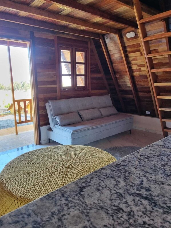 Chalet, patio, vistas a la montaña | Servicio de comidas en la habitación