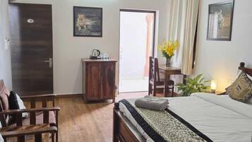 Superior Double Room | Individually decorated, individually furnished, desk, laptop workspace