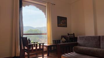 Decoración personalizada, muebles diferentes y escritorio