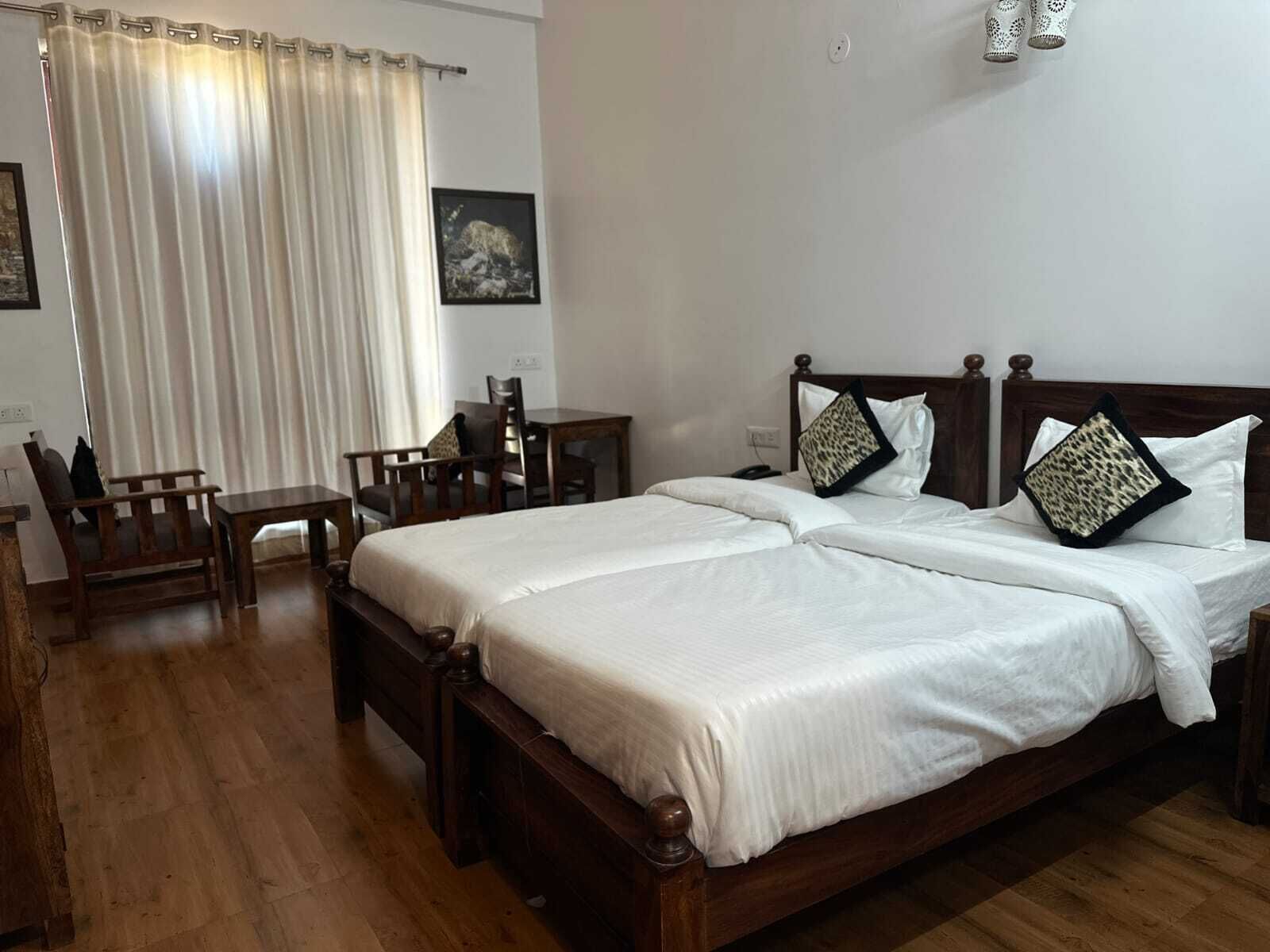 Decoración personalizada, muebles diferentes y escritorio 