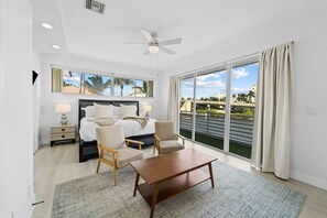 5 bedrooms, desk, iron/ironing board, WiFi