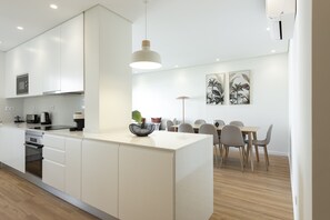 Fridge, microwave, oven, dishwasher