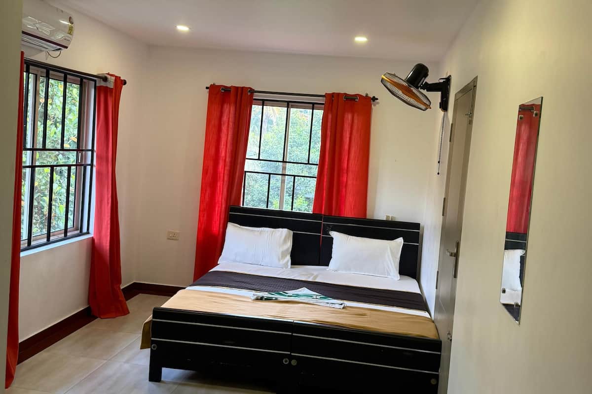 Iron/ironing board (on request), WiFi (free)