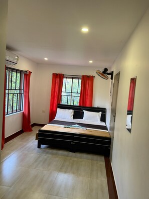 Iron/ironing board, free WiFi - BLISS STAYS (Kanayannur)