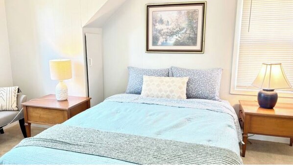 5 bedrooms, iron/ironing board, free WiFi, bed sheets