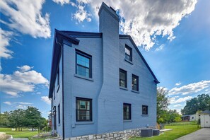 Apartment (3 Bedrooms) | Interior - 3 Mi to Dtwn: Updated Home w/ Hot Tub in Lexington (Lexington)