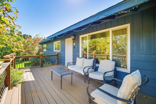 Walk to Rogue X: Medford Family Home w/ Large Yard