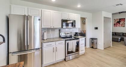 Fenced-in Yard: Family Home 4 Mi to Dtwn Killeen!