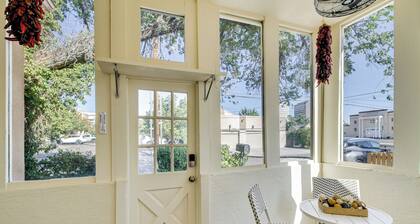 1 Mi to Old Town Albuquerque! Dog-friendly Home