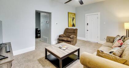 1 Mi to Old Town Albuquerque! Dog-friendly Home