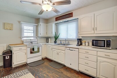 Apt 3 Mi to Dtwn Ogden! Pet-friendly Backyard