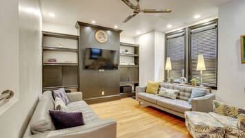 House (2 Bedrooms) | Front of property