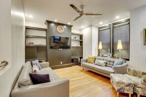 House (2 Bedrooms) | Front of property