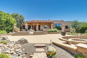 Interior - 1/2 Mi to Airport Mesa! Hot Tub Haven w/ Mtn Views (Sedona)