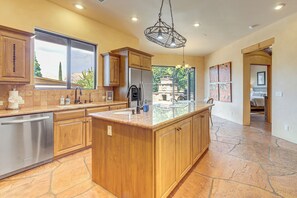 Interior - 1/2 Mi to Airport Mesa! Hot Tub Haven w/ Mtn Views (Sedona)