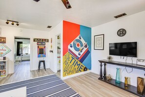 House (2 Bedrooms) | Interior - Time Machine: Games Galore in Lubbock Home By Ttu! (Lubbock)