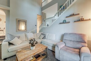 House (3 Bedrooms) | Interior - Family Home w/ Deck: 12 Mi to Downtown Nashville! (Nashville)