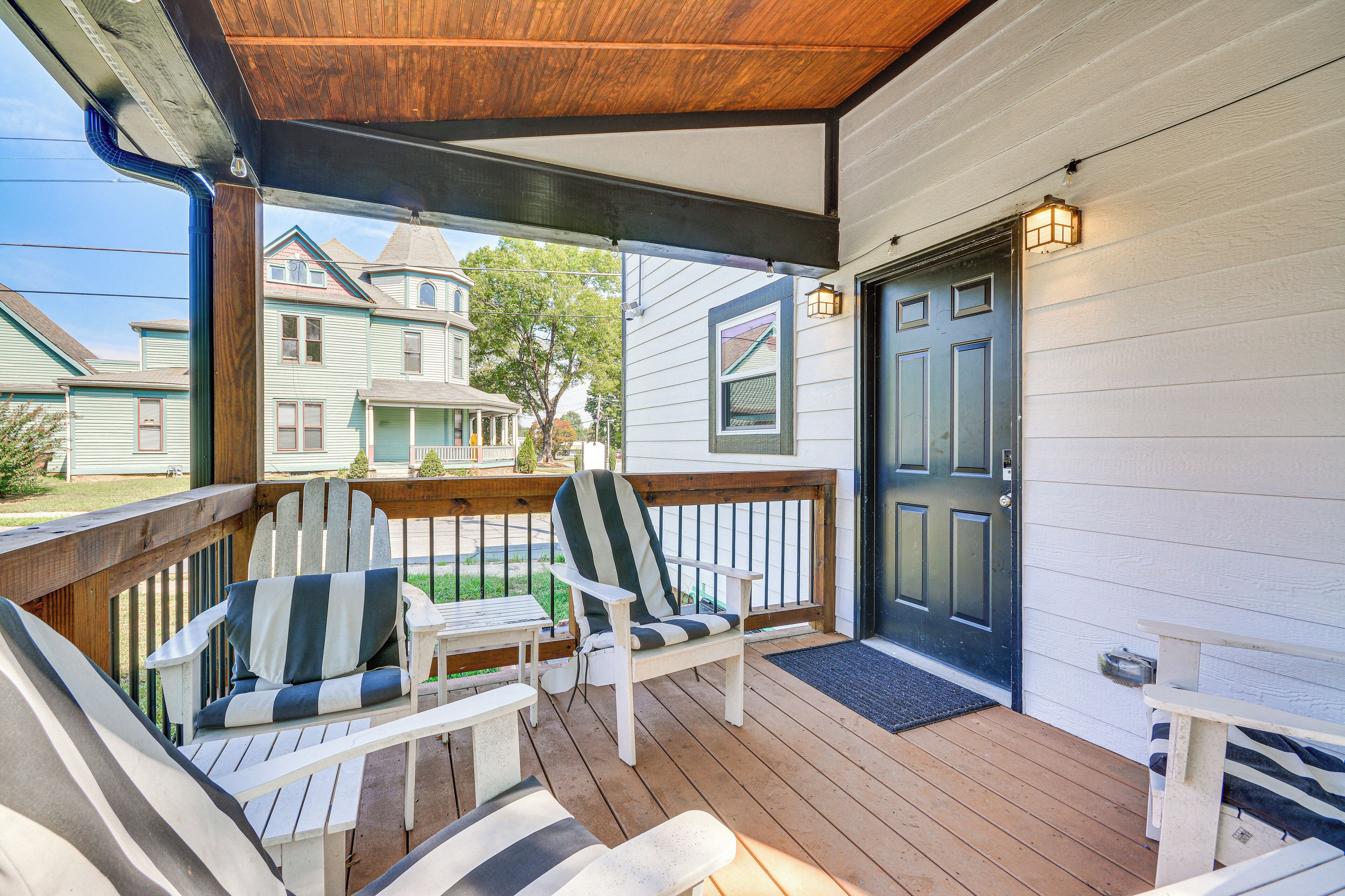 House (5 Bedrooms) | Interior