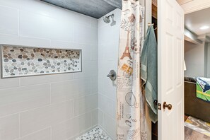 Apartment (2 Bedrooms) | Interior - Game Day Made Easy! Apt 2 Mi to Notre Dame Stadium (South Bend)