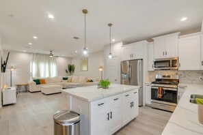 House (2 Bedrooms) | Interior