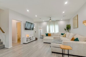 House (2 Bedrooms) | Front of property