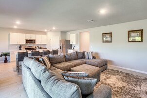 House (4 Bedrooms) | Interior