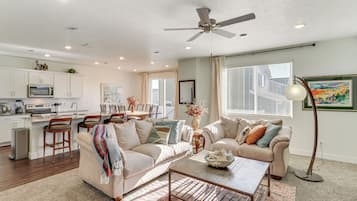 House (4 Bedrooms) | Interior