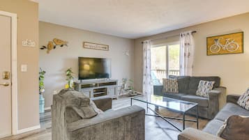 Apartemen (3 Bedrooms) | Bagian depan properti